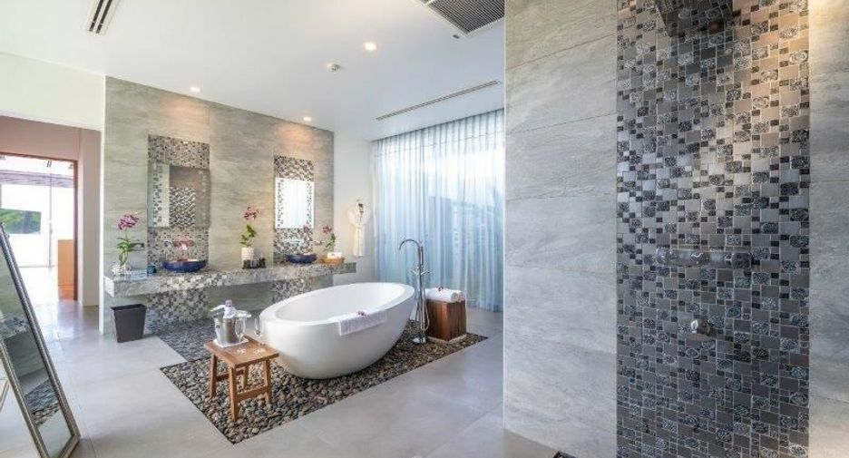 Villa zum Kauf mit 6 Zimmer in Kathu, Phuket