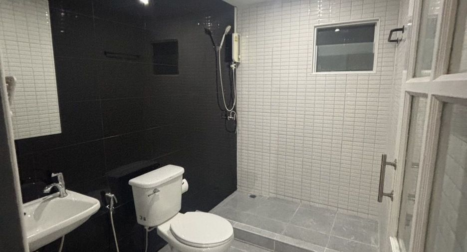 For sale 3 bedrooms house in Mueang Chiang Mai, Chiang Mai