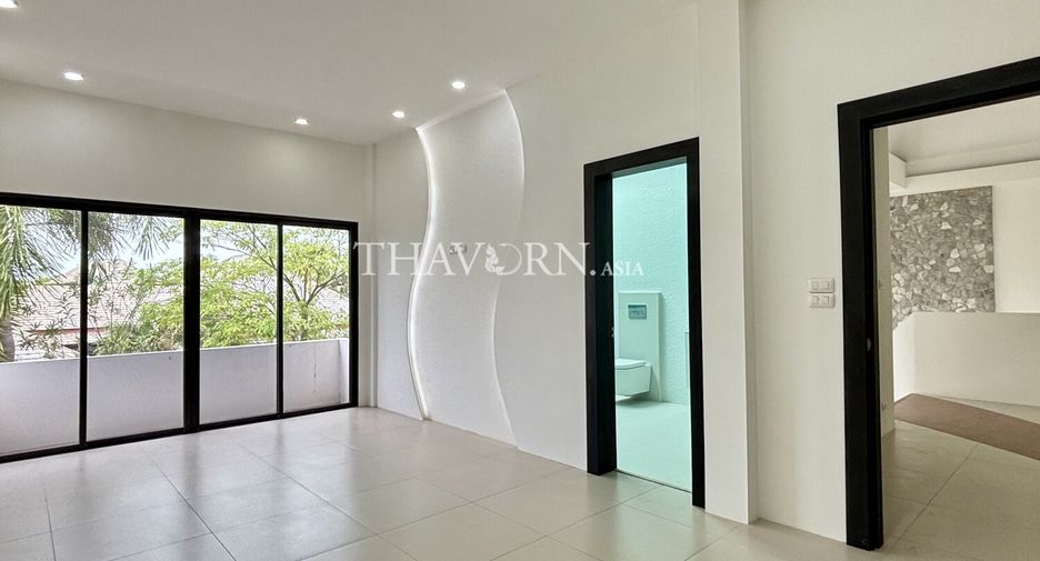 For sale 4 bedrooms house in Huay Yai, Pattaya