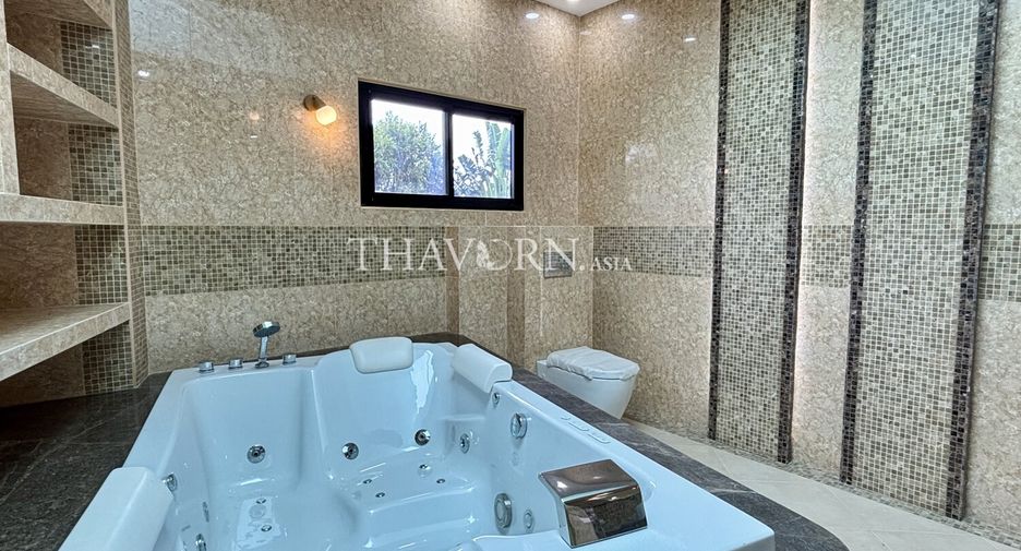 For sale 4 bedrooms house in Huay Yai, Pattaya