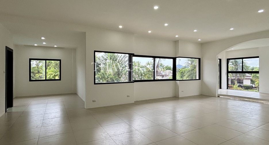 For sale 4 bedrooms house in Huay Yai, Pattaya
