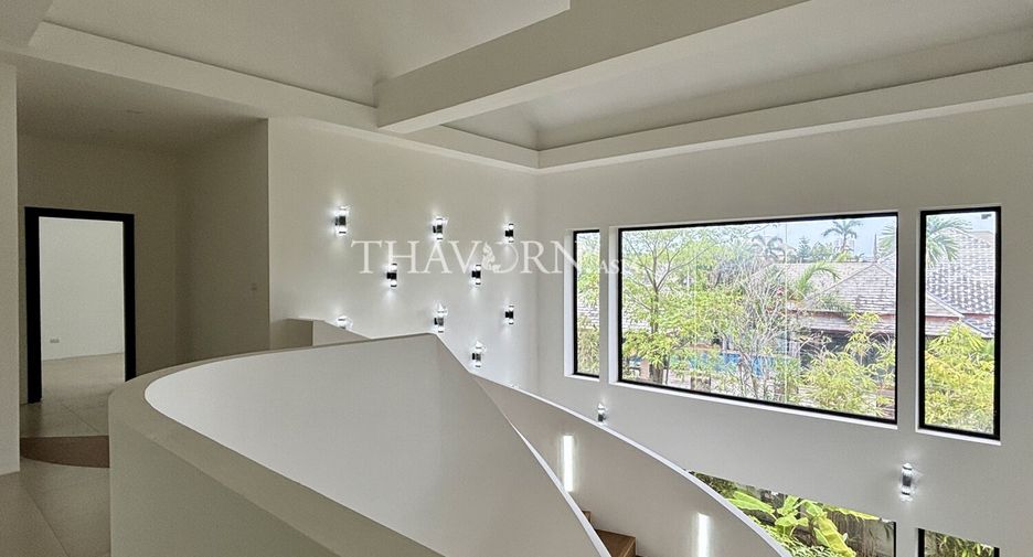 For sale 4 bedrooms house in Huay Yai, Pattaya