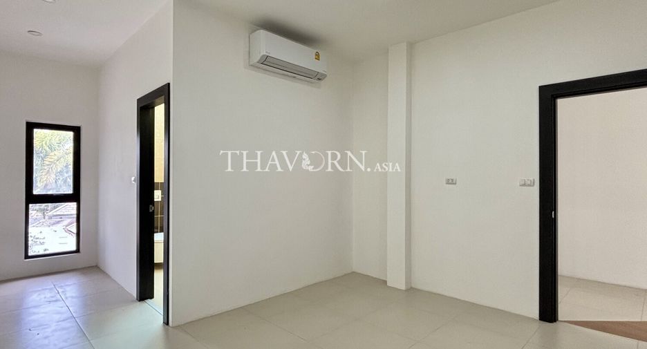 For sale 4 bedrooms house in Huay Yai, Pattaya