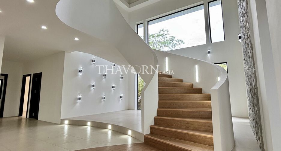 For sale 4 bedrooms house in Huay Yai, Pattaya