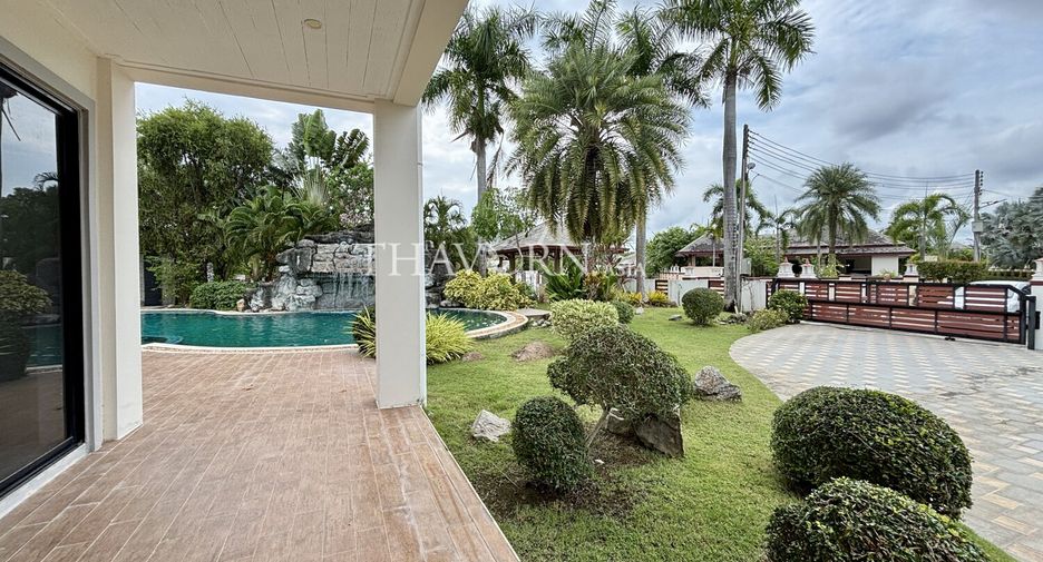 For sale 4 bedrooms house in Huay Yai, Pattaya