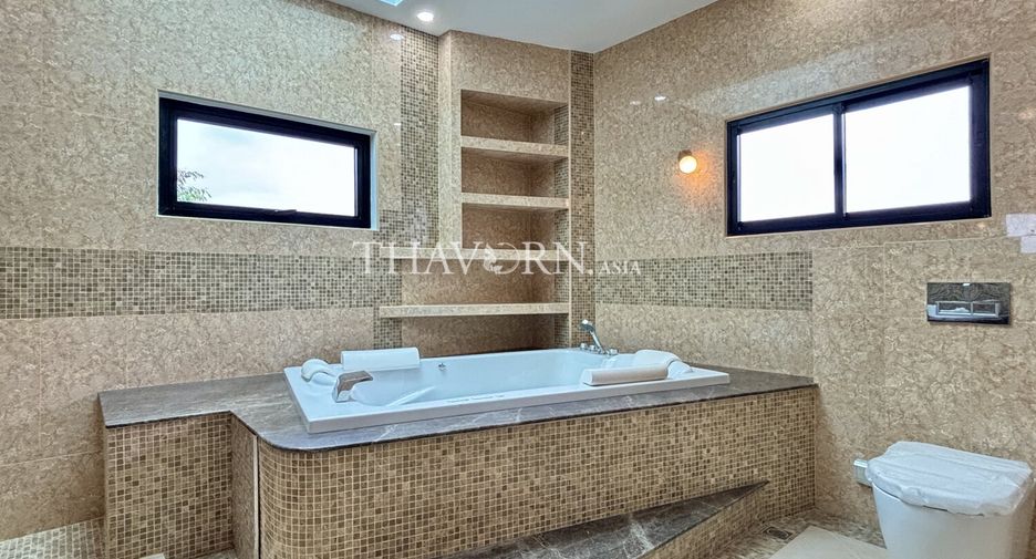 For sale 4 bedrooms house in Huay Yai, Pattaya