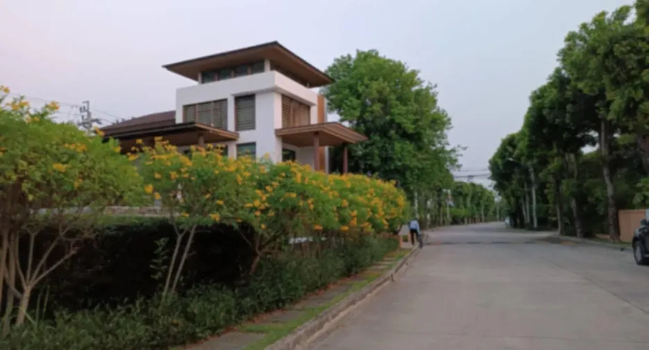 For rent 4 bedrooms house in Thung Khru, Bangkok