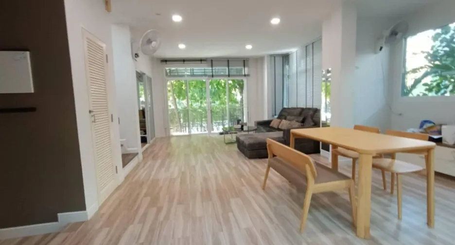 For rent 4 bedrooms house in Thung Khru, Bangkok