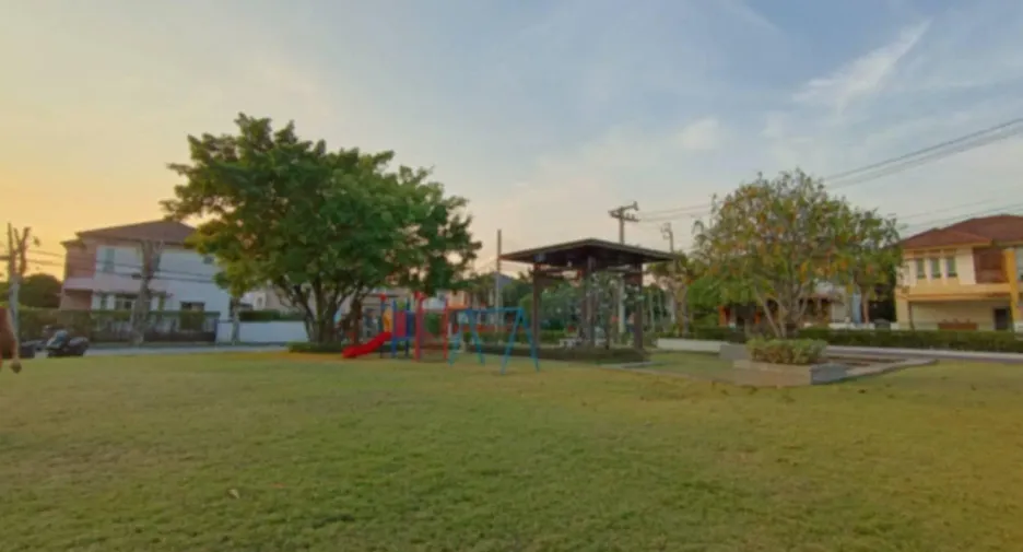 For rent 4 bedrooms house in Thung Khru, Bangkok