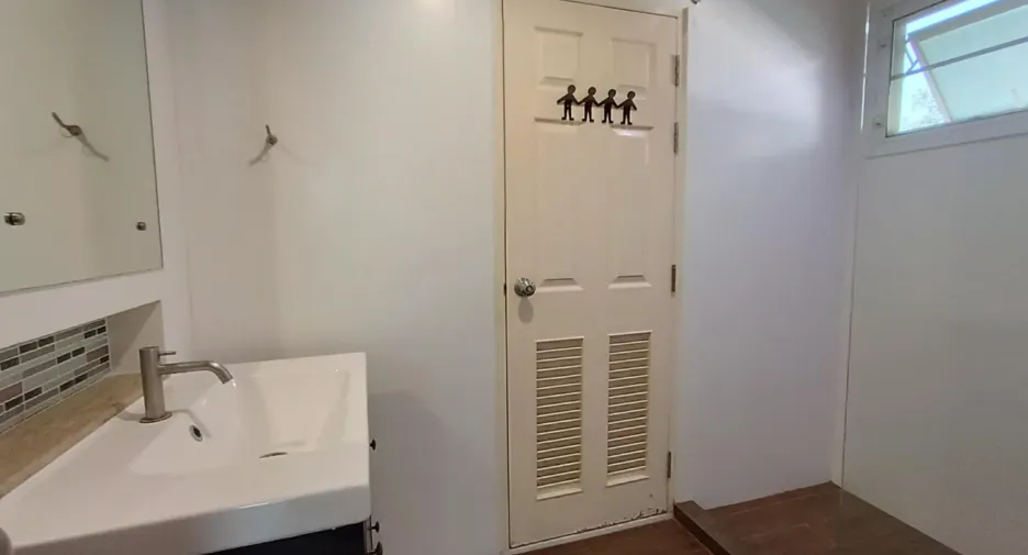 For rent 4 bedrooms house in Thung Khru, Bangkok