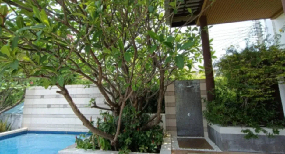 For rent 4 bedrooms house in Thung Khru, Bangkok
