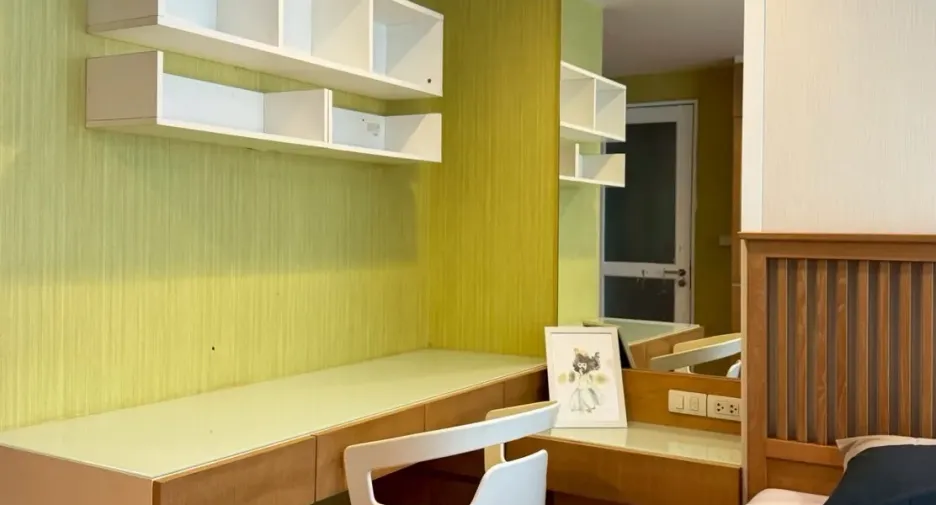 For rent 3 bedrooms condo in Watthana, Bangkok
