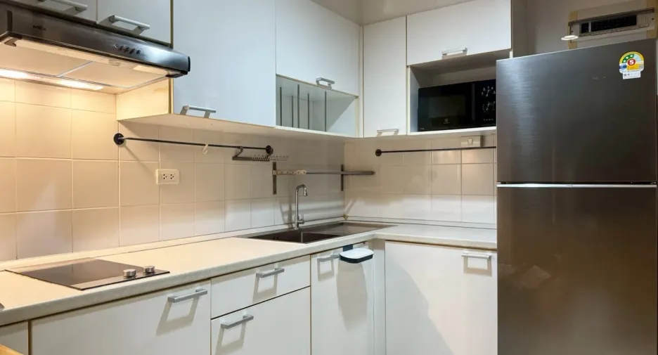 For rent 3 bedrooms condo in Watthana, Bangkok