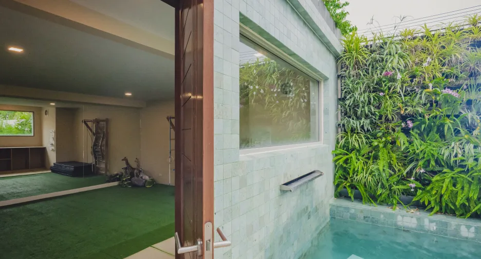 For sale and for rent 6 bedrooms villa in Thalang, Phuket