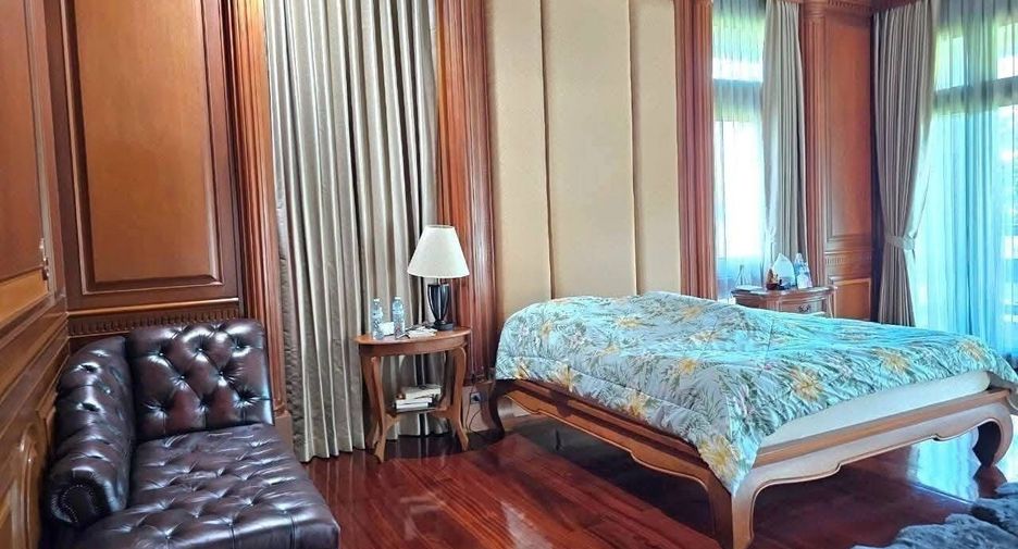Villa zum Kauf mit 9 Zimmer in Si Racha, Chonburi