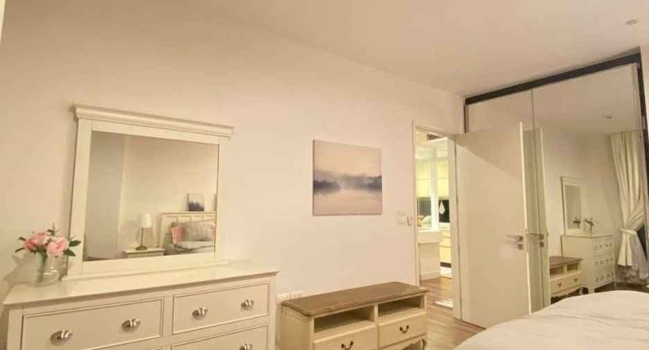 For sale 2 bedrooms condo in Phra Khanong, Bangkok