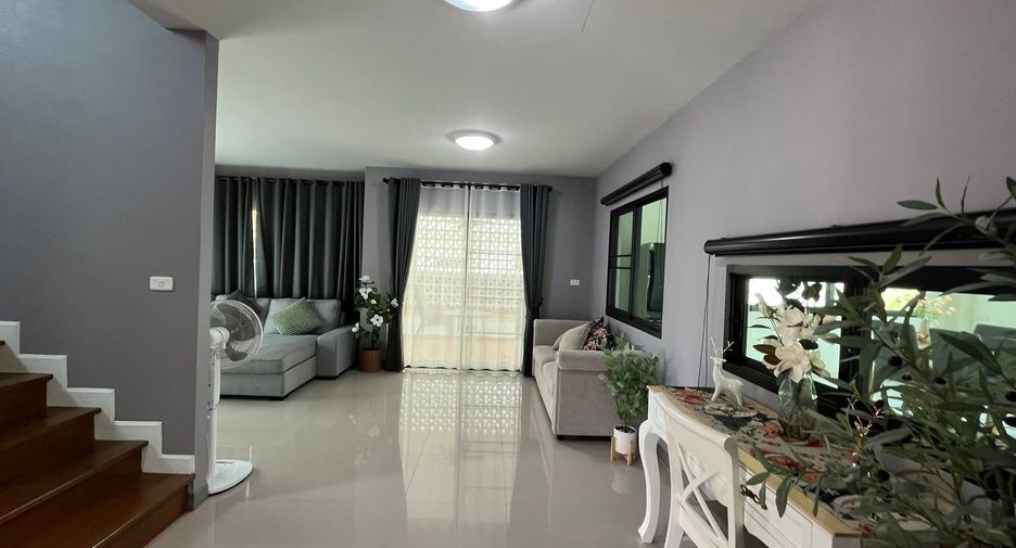 For rent 3 bedrooms house in San Kamphaeng, Chiang Mai