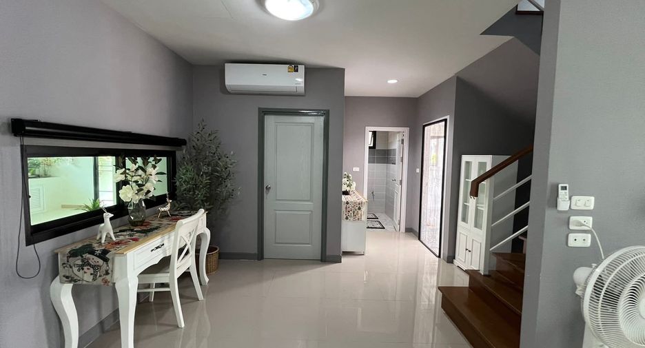 For rent 3 bedrooms house in San Kamphaeng, Chiang Mai
