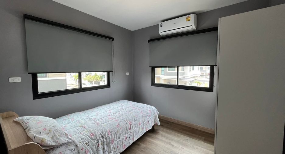 For rent 3 bedrooms house in San Kamphaeng, Chiang Mai