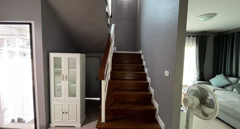 For rent 3 bedrooms house in San Kamphaeng, Chiang Mai
