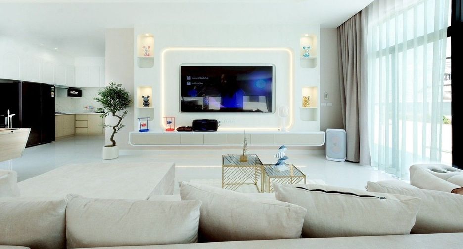 For sale 5 bedrooms villa in Sattahip, Chonburi