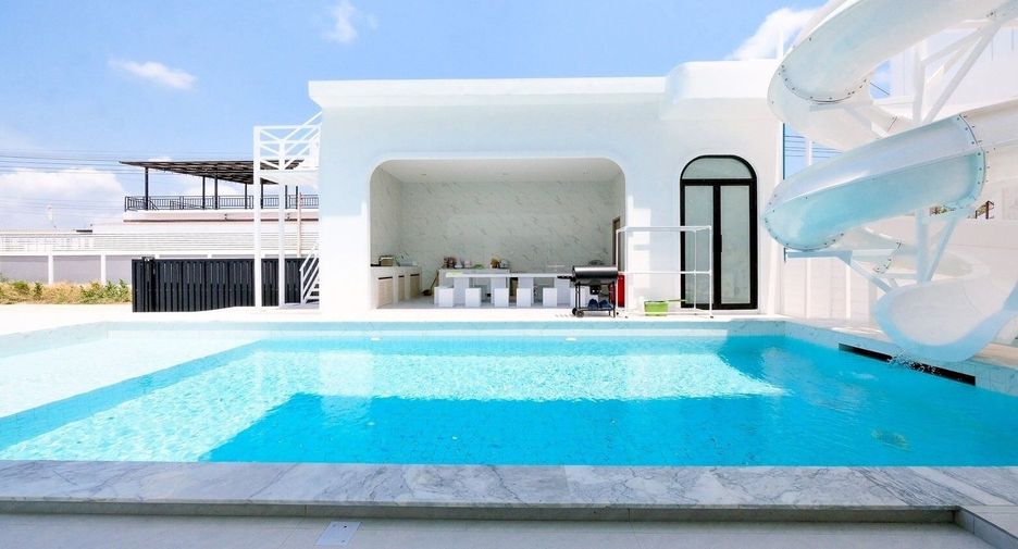 For sale 5 bedrooms villa in Sattahip, Chonburi
