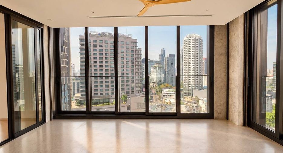 For sale 4 bedrooms condo in Khlong Toei, Bangkok