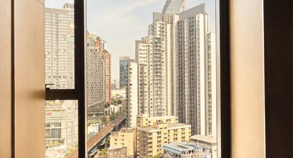 For sale 4 bedrooms condo in Khlong Toei, Bangkok