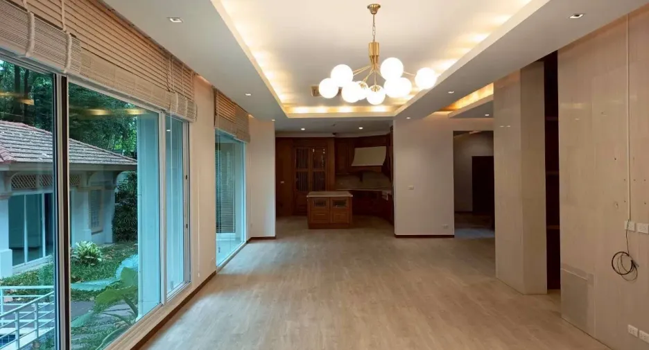 Haus zur Miete mit 4 Zimmer in Mueang Samut Prakan, Samut Prakan
