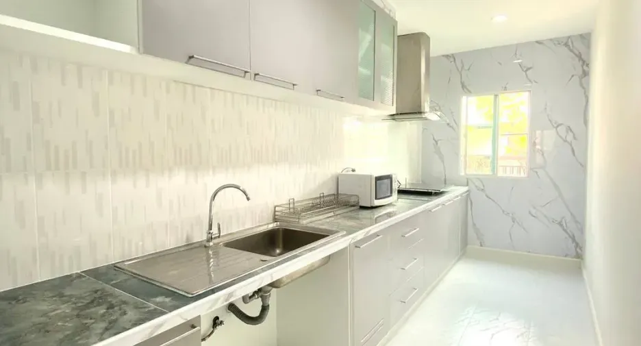 For sale and for rent 4 bedrooms house in Suan Luang, Bangkok