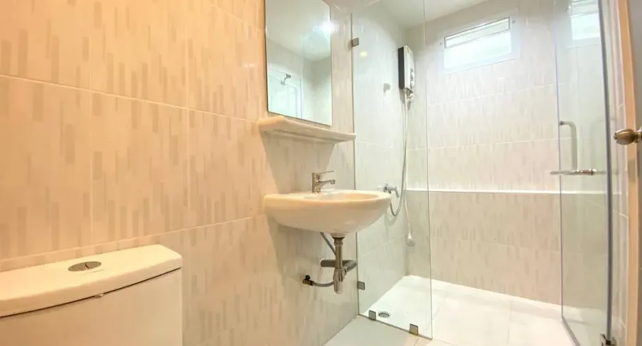 For sale and for rent 4 bedrooms house in Suan Luang, Bangkok