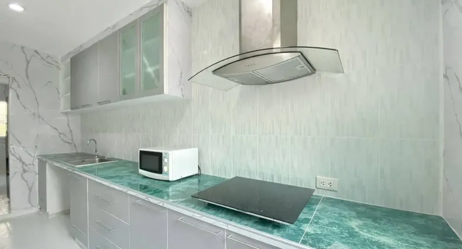 For sale and for rent 4 bedrooms house in Suan Luang, Bangkok