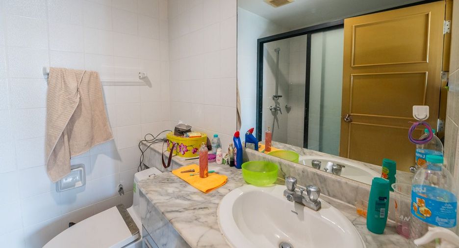 For sale 2 bedrooms condo in Pratumnak, Pattaya