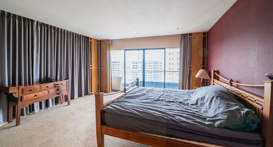 For sale 2 bedrooms condo in Pratumnak, Pattaya