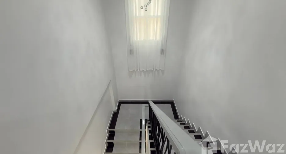 For sale 4 bedrooms house in East Pattaya, Pattaya