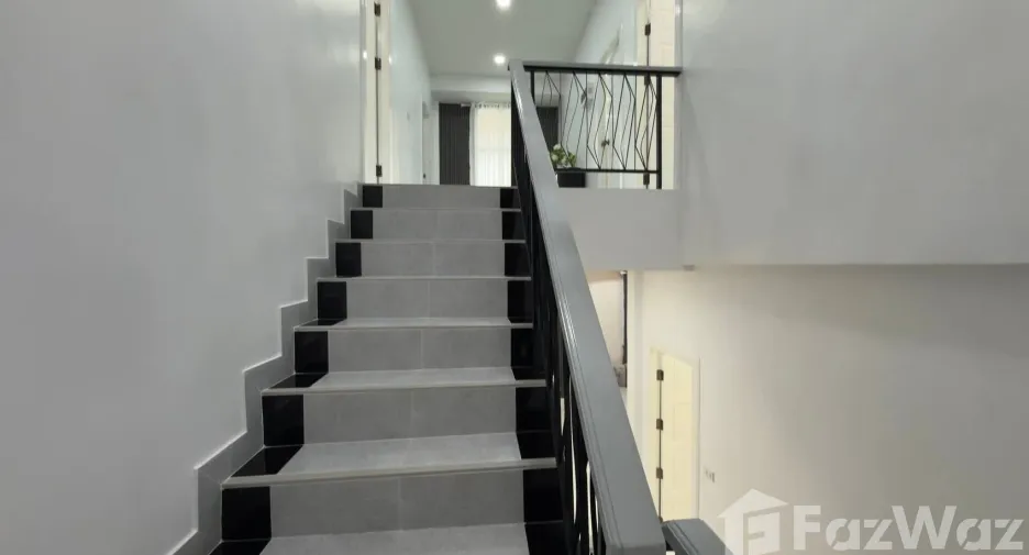 For sale 4 bedrooms house in East Pattaya, Pattaya
