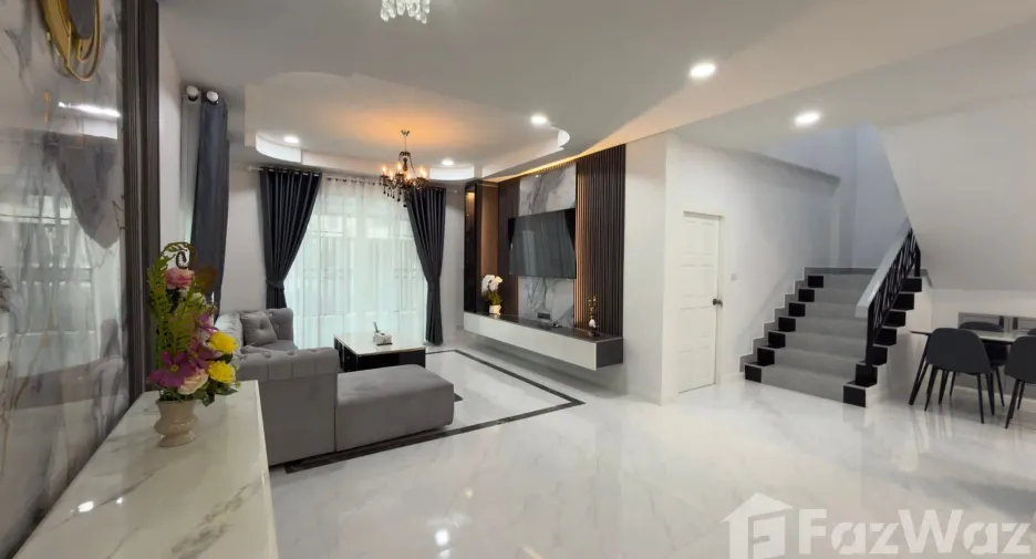 For sale 4 bedrooms house in East Pattaya, Pattaya
