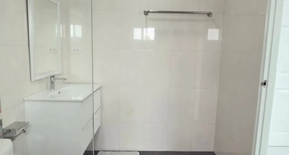 For sale 4 bedrooms house in East Pattaya, Pattaya