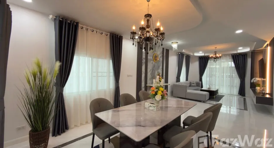 For sale 4 bedrooms house in East Pattaya, Pattaya
