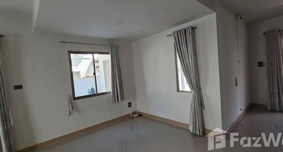 For sale 4 bedrooms house in East Pattaya, Pattaya