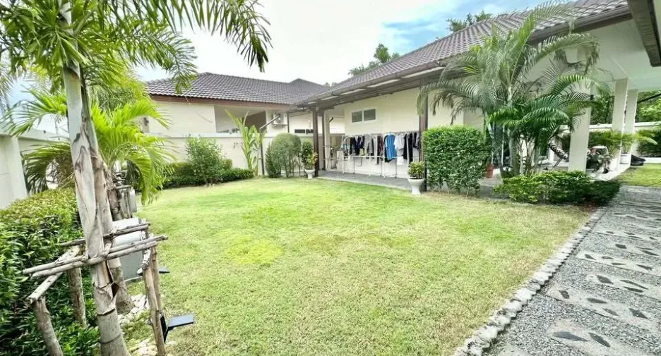 For rent 6 bedrooms villa in East Pattaya, Pattaya