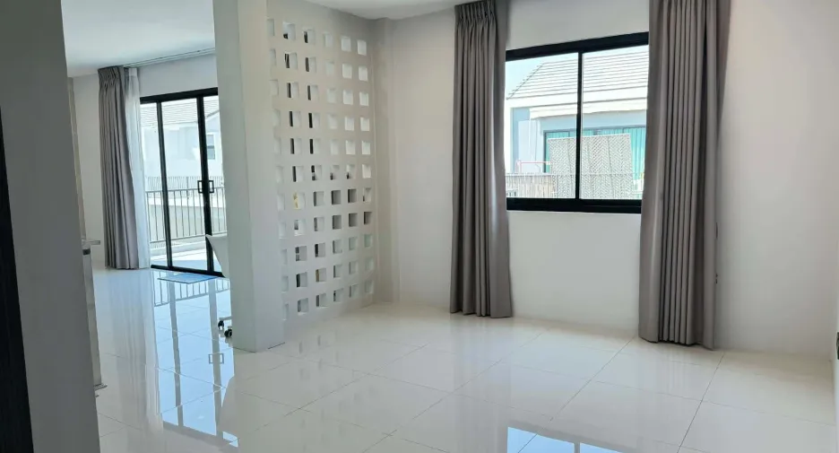 For rent 3 bedrooms villa in Bang Lamung, Chonburi