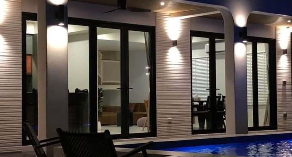 For rent 4 bedrooms villa in East Pattaya, Pattaya