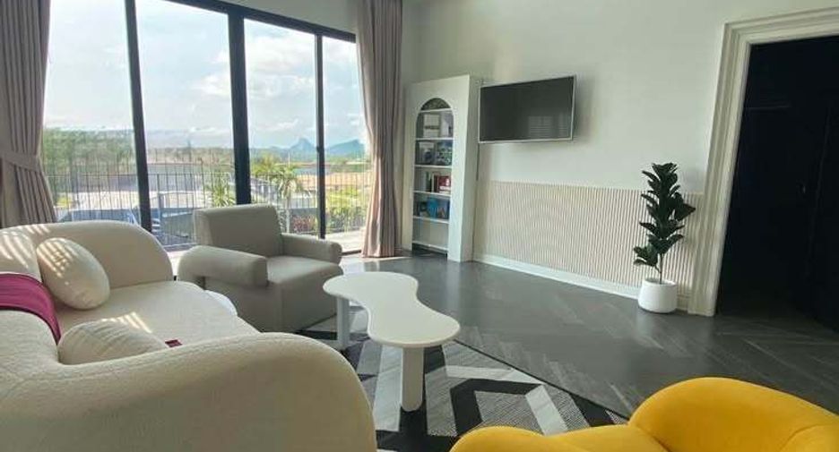 For rent 4 bedrooms villa in East Pattaya, Pattaya