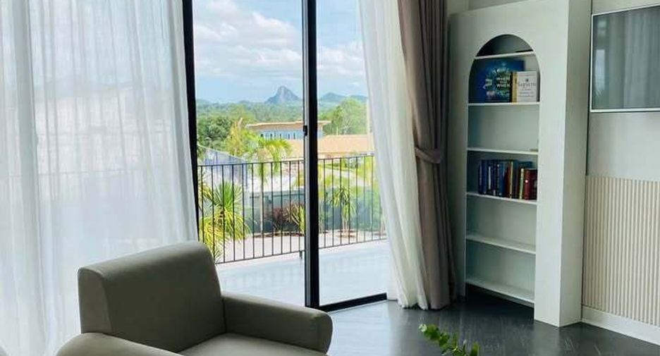 For rent 4 bedrooms villa in East Pattaya, Pattaya