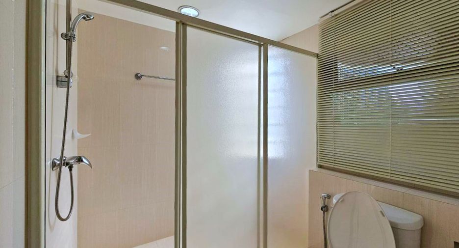 Wohnung zur Miete mit 3 Zimmer in Pathum Wan, Bangkok