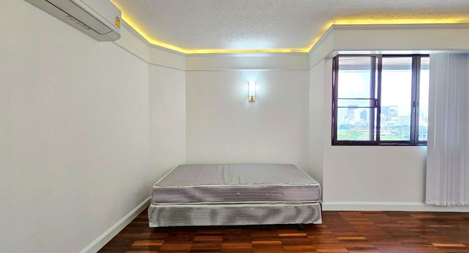 Wohnung zur Miete mit 3 Zimmer in Pathum Wan, Bangkok