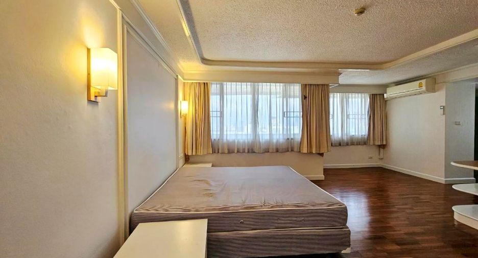 Wohnung zur Miete mit 3 Zimmer in Pathum Wan, Bangkok