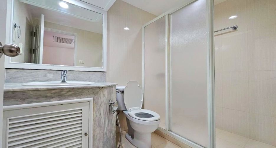 Wohnung zur Miete mit 3 Zimmer in Pathum Wan, Bangkok