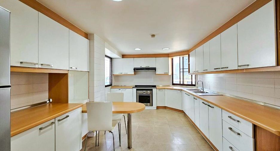 Wohnung zur Miete mit 3 Zimmer in Pathum Wan, Bangkok